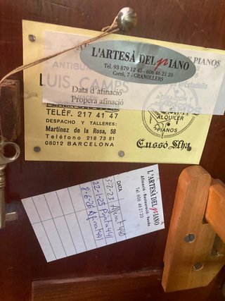 Piano Rönisch de Paret negre