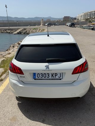 Peugeot 308 2018 impecable.