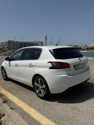 Peugeot 308 2018 impecable.