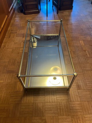 Mesa de centro cristal y metal dorado