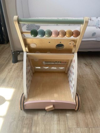 Andador de madera para bebés