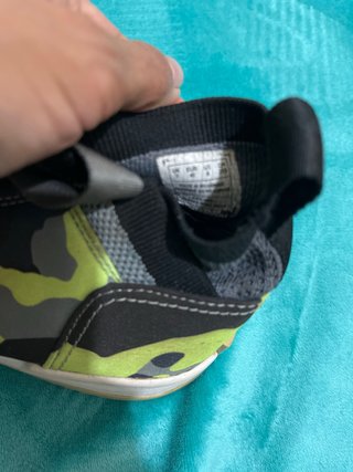 Zapatos deportivos hombre gris y verde