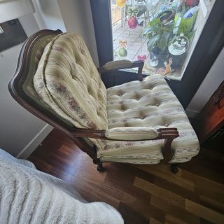 Sillón antiguo tapizado madera