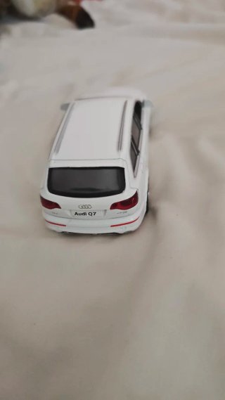 Audi Q7 V12 Juguete Blanco