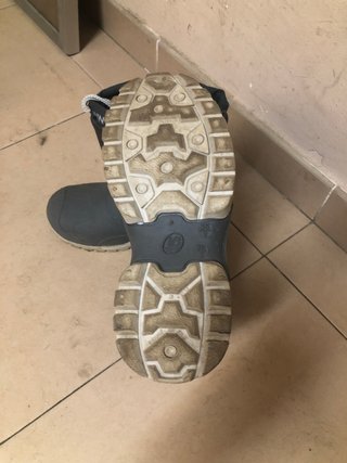 Botas de nieve infantiles usadas solo una vez