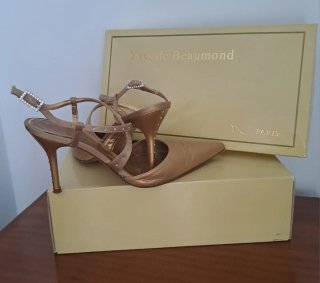 Zapatos tacón dorados metalizados Yves de Beaumont