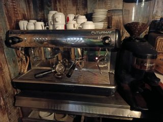 Cafetera Industrial Futurmat + Molinillo Compak