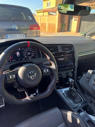 Volkswagen Golf R 310