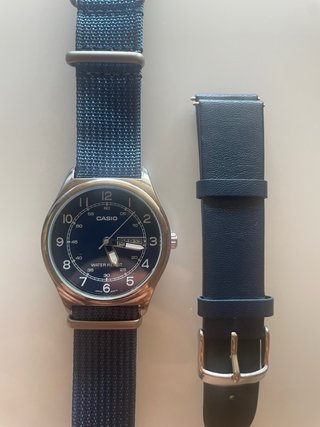Casio MTP-V006D Modificado con Correa Azul