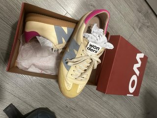 Zapatillas Wonder Mujer. Solo puestas 1 vez.