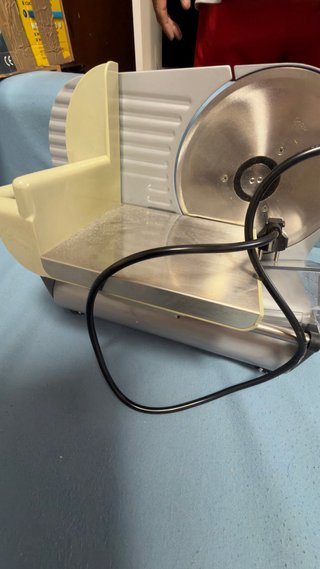 Cortafiambres eléctrico