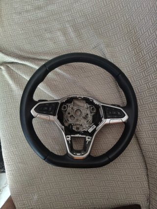 Volante Golf mk8 con levas.