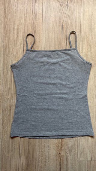 Camiseta tirantes gris básica