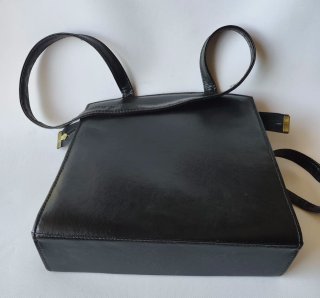 Bolso Piel Negro + Sandalias cuña de Esparto