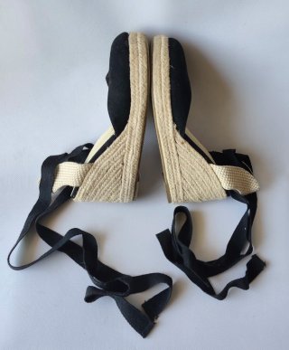 Bolso Piel Negro + Sandalias cuña de Esparto
