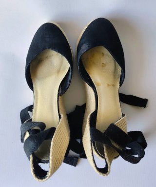Bolso Piel Negro + Sandalias cuña de Esparto