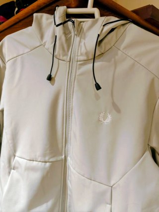 Sudadera Fred Perry Gris con Capucha