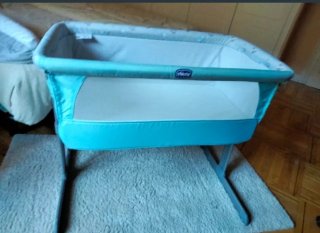 Minicuna colecho con sábanas