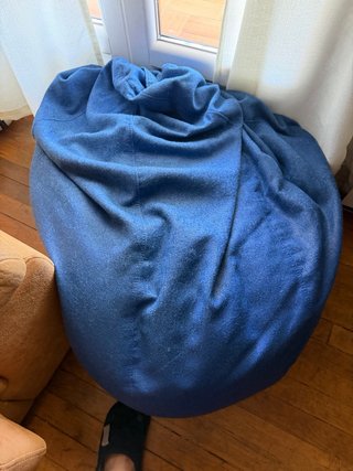Puf grande tipo pera azul