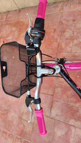 Bicicleta niña rosa y negra