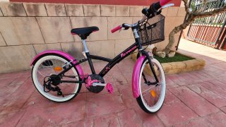 Bicicleta niña rosa y negra