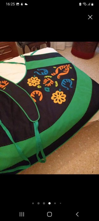 Traje regional talla 50 bordado a mano