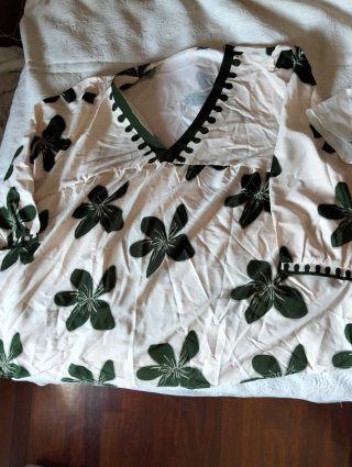 Lote 2 Camisetas Verano Shein Flores Bambú