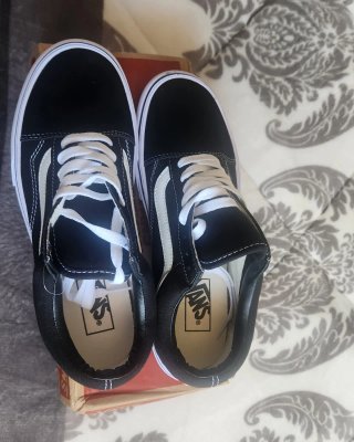 Zapatillas Vans Old Skool Negras y Blancas