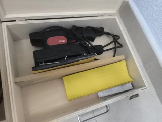 Lijadora Orbital 135W + Caja Madera