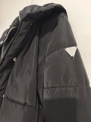 Piumino Guess nero con cintura