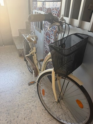 Bicicleta de paseo Monty blanca