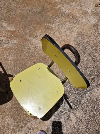 2 Sillas escolares infantiles vintage