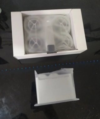 DJI Neo NUEVO con baterías y base de carga