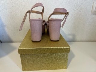 Sandalias rosa nude gamuzado plataforma con nudo