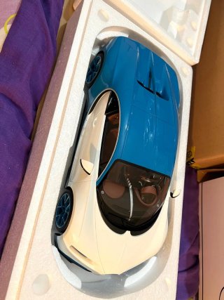 Bugatti Chiron Kyosho 1:12 Azul/Blanco