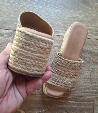 Sandalias plataforma Antonio Parriego beige