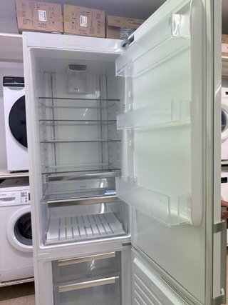 Nevera Electrolux 200x60 con garantía