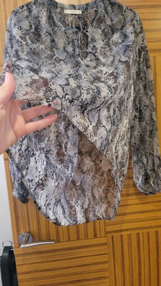 Blusa Mango Estampado Serpiente