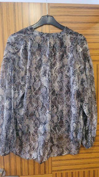 Blusa Mango Estampado Serpiente