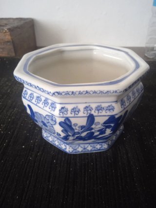 Maceta porcelana azul y blanca