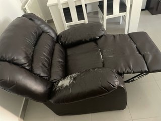 Sofá reclinable marrón oscuro GRATIS