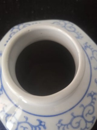 Tarro de porcelana azul y blanco