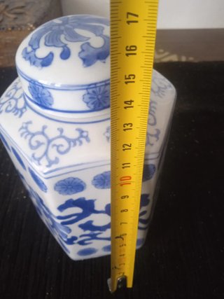 Tarro de porcelana azul y blanco