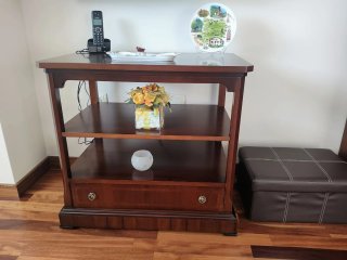 Mesa TV estilo clásico madera
