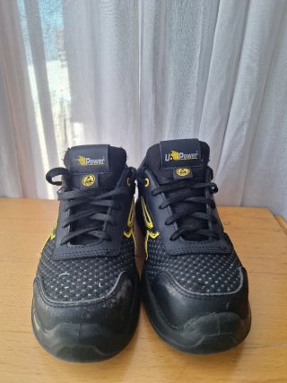Zapatos de seguridad U-Power negros y amarillos