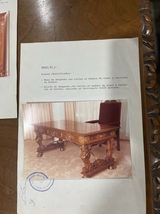 Conjunto de despacho de madera tallada