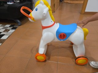 Caballo Chicco para niños 18-36 meses