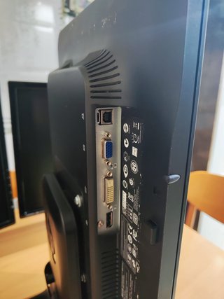 Confezione da 3 monitor Benq + HP Nero