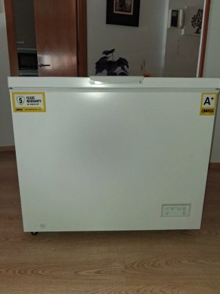 CONGELADOR ,ZANUSSI,ARCON, PRÁCTICAMENTE NUEVO.