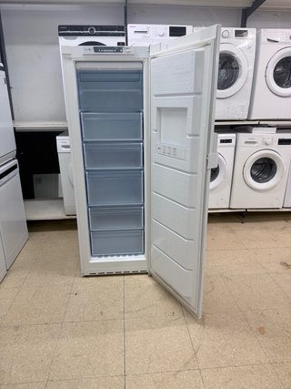 Congelador Balay 179x60 con garantía